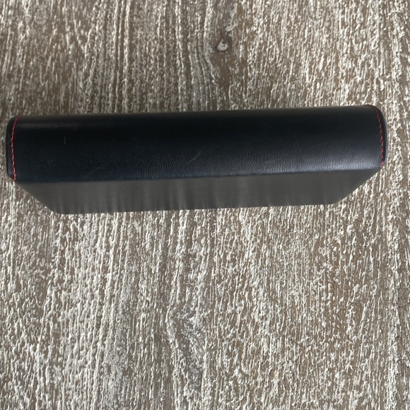 ❤️Valentino Black Eye-case❤️ - Picture 3 of 7